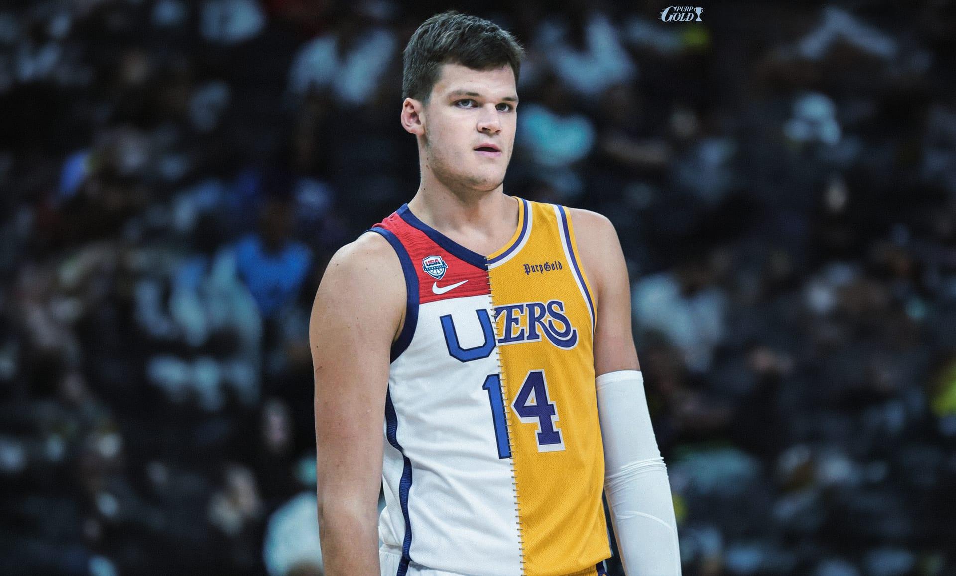 Walker Kessler in his Lakers No. 14 jersey